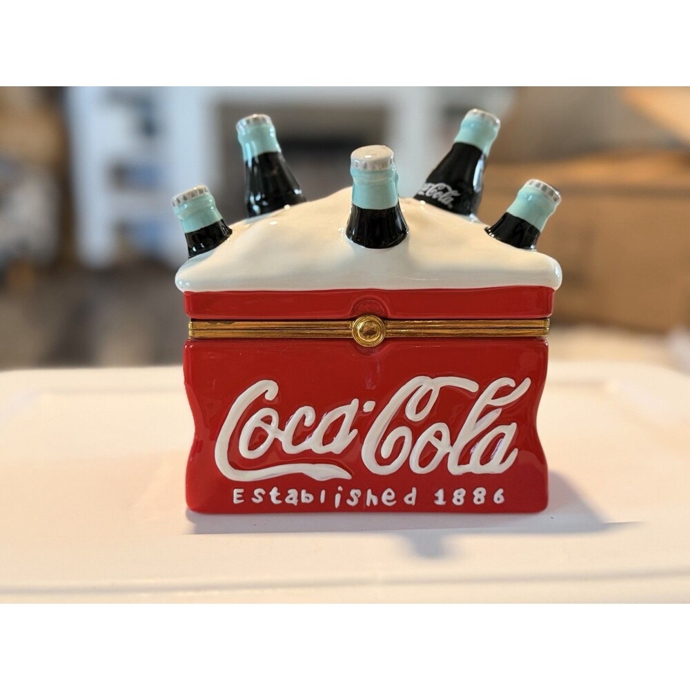 VINTAGE: 2001 COCA COLA HINGED CERAMIC COOLER A89